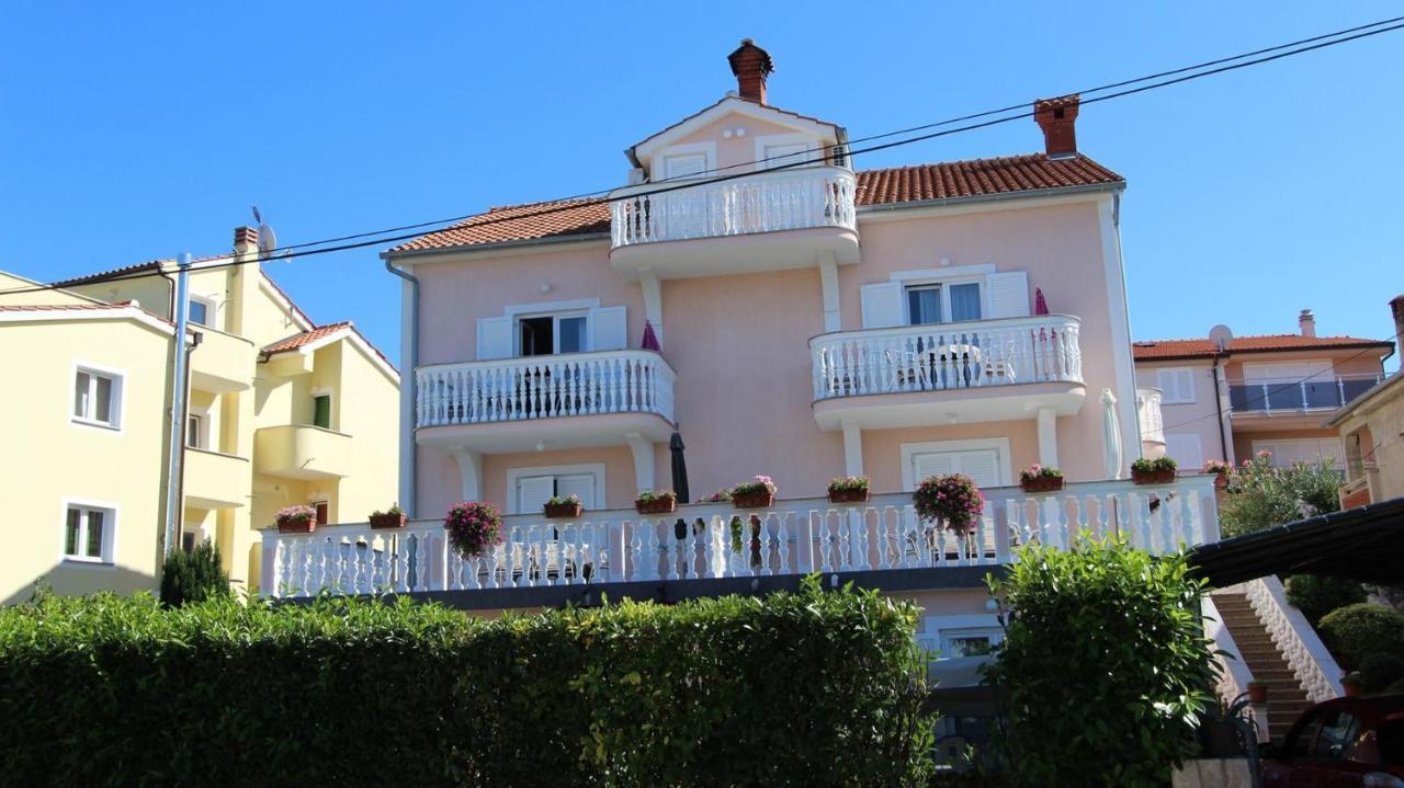 Apartments Ravlic Malinska Kültér fotó