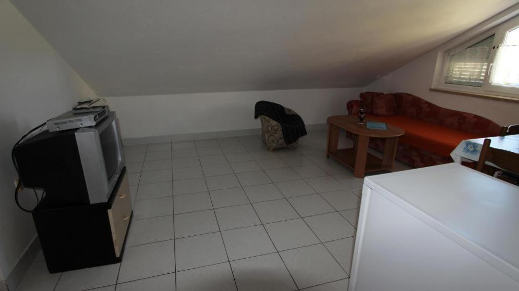Apartments Ravlic Malinska Kültér fotó
